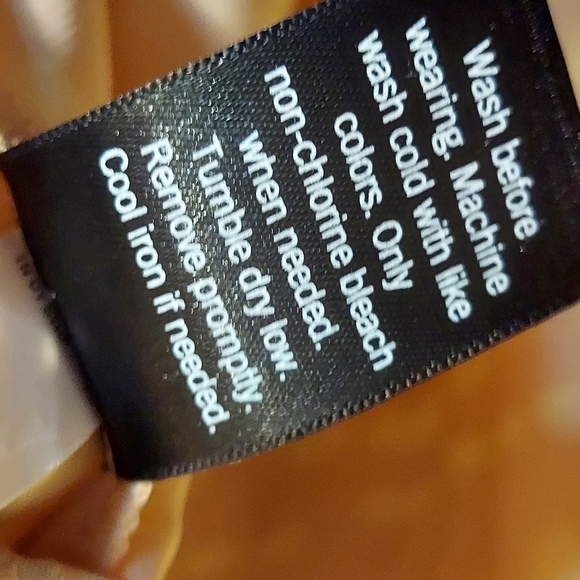 Vera Wang Shirt - Picture 6 of 7